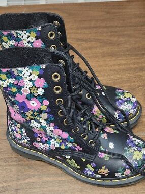Dr. Martens 1460 Pascal Vintage Floral Lace-Up Combat Boots